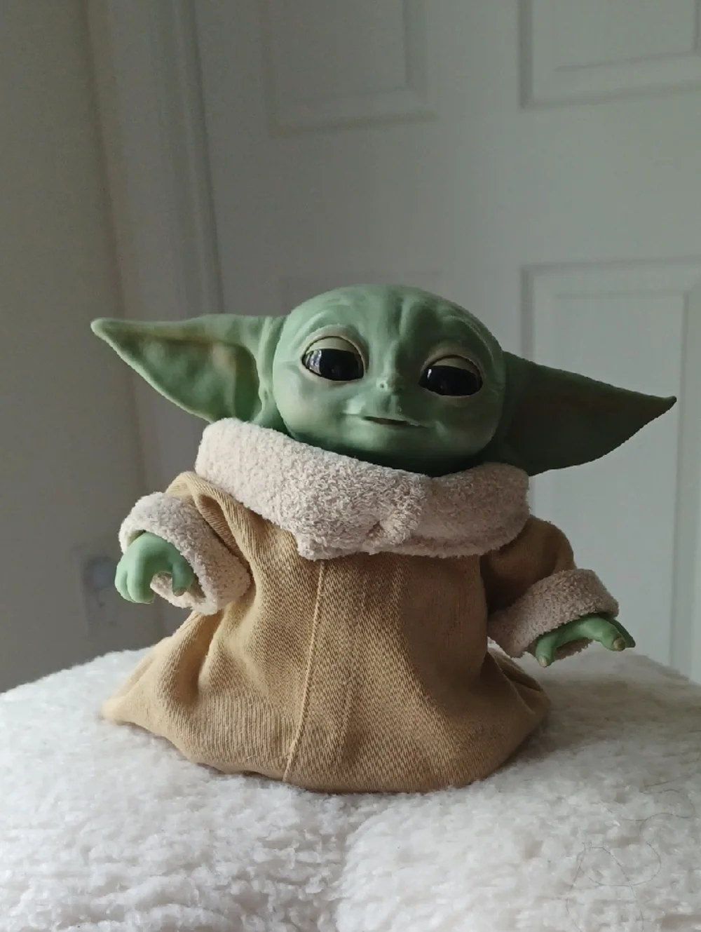 Hasbro Green and Tan Baby Grogu with Cream Trim - Picture 2 of 4